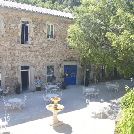 Logis Hôtel Restaurant le Domaine de l'Eau Vive