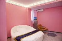 Meet the light luxury small stay (City Hospital Store)