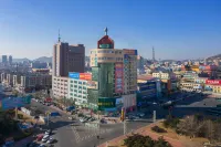 HanTing Hotel (Wafangdian Railway Station) - parking