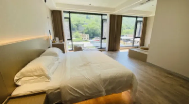 Lixian Mountain Lodge Folk Hotel