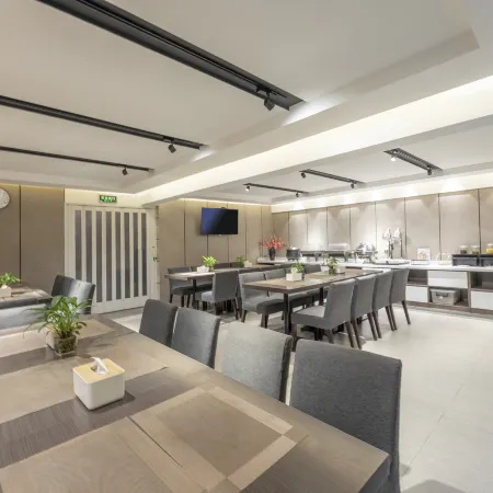 Homeinn Ease Hotel (Qidong Lvsi Dayang Bridge Seafood City)