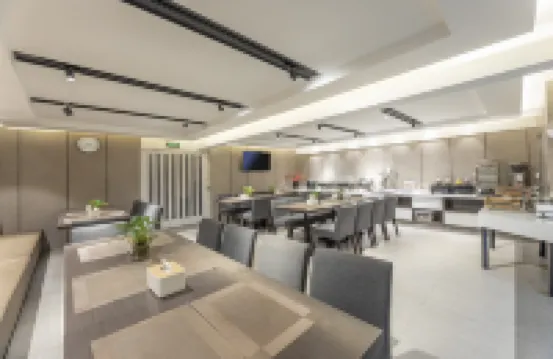 Homeinn Ease Hotel (Qidong Lvsi Dayang Bridge Seafood City)