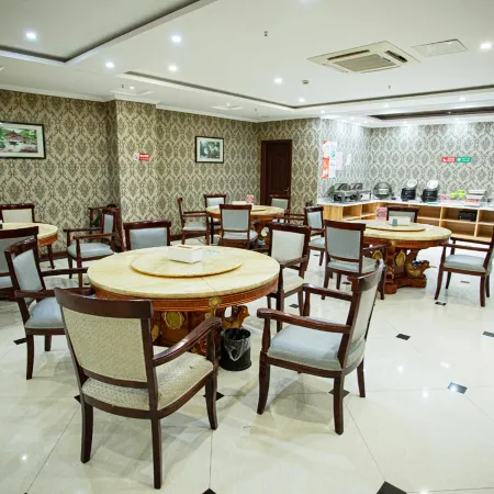 Home Inn Baiyun Hotel (Jinhu Suning Yigou Plaza Branch)