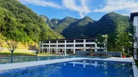 Zhuozhou Hotel Hotels in Lushi