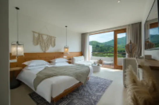 Zhi Lan Qiu Lakeside Homestay