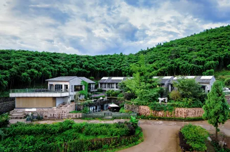 Moganshan·Original Jie Mountain Viewing Sea of Clouds B&B Отели рядом с достопримечательностью «Shangougou Scenic Resort»