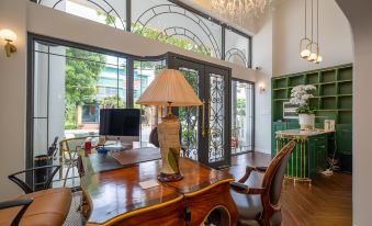 Golden Sun Apartment & Hotel
