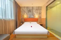 Qitian Hotel (Yingu International)