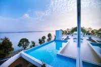 Wuning Yidu Yishanhai Holiday Homestay - Pools