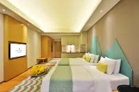 Bay Breeze Holiday Hotel (OCT Harbour PLUS Foshan)