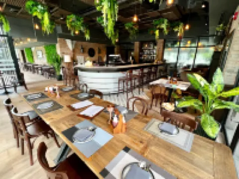 ดิ ไอเดิล โฮเทล แอนด์ เรสซิเดนท์ โรงแรมในอำเภอเมืองปทุมธานี