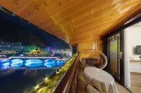 Yueying Tuojiang Riverview Homestay(Phoenix Ancient City) - Mountain view