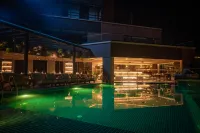 Hotel Barahi Kathmandu - Rooftop Pools