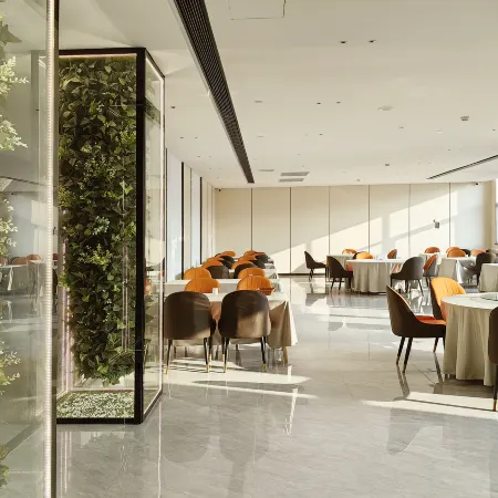 Holiday Inn West Lake (Xiangyang West Railway Station Xiangzhou District Xiguan Airport Branch)