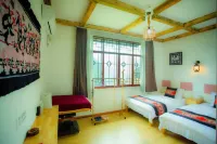 Qinglin Miao She (Nanhua Miao Village Resort Store)