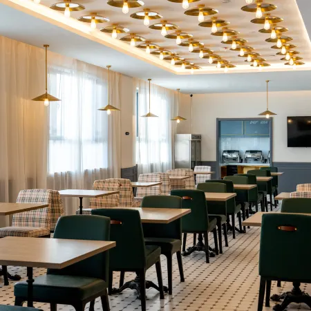 City Zhenxuan Hotel (Longzeyuan Night Market Railway Station Branch)