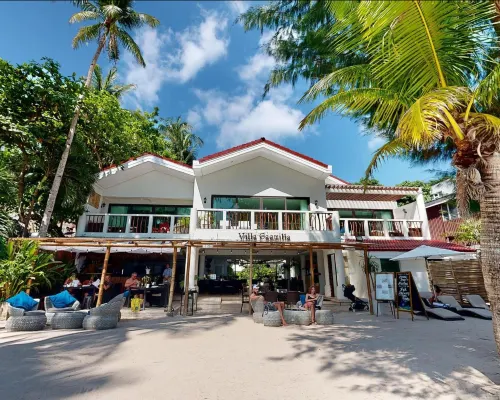 Villa Caemilla Beach Boutique Hotel Hotele w: Malay