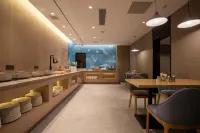 Homeinn · neo (Linyi Taisheng Square Vientiane City) - 2-Star