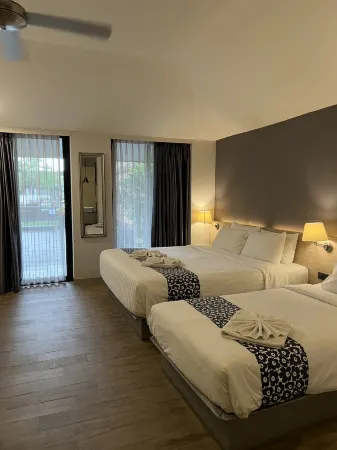 I-River Chiangmai Отели рядом с достопримечательностью «Wat Chai Mongkol»