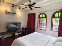 Red Inn Court Hoteles cerca de The Star Pitt Street