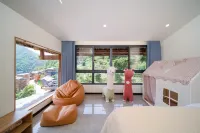 See Qingshan Guest House (Xijiang Qianhu Miao Village Dongyin Observation Platform Store)