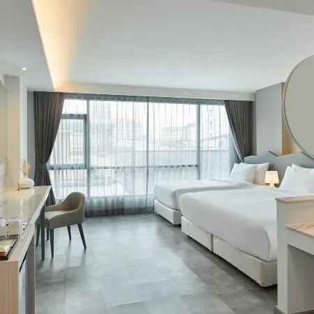 Livable Hotel Bangkok Отели рядом с достопримечательностью «Сиам»