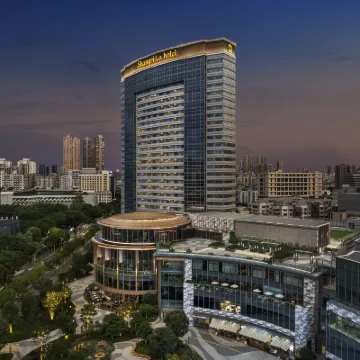 Shangri-La Fuzhou Hotels near Yu Mountain Scenic Park