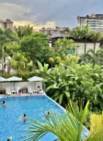 院上陽光|半山旅遊度假半山.全景觀別墅（景洪萬科曼西緹店） 酒店