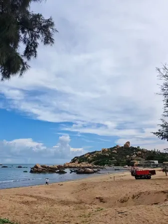 Caotangwan Space Capsule Camp Отели рядом с достопримечательностью «Langqin Bay»