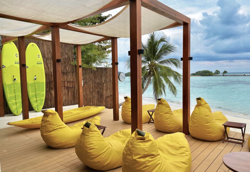 더 스테이 차웡 비치 리조트의 해변 전경