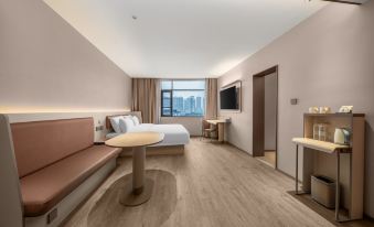 HanTing Hotel (Tongren Gucheng Pedestrian Street)