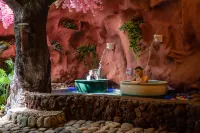 San Chao Hot Spring Town Hotel (Chaozhou Hanjiang Xixi Bidao Tiantouhe Park Branch) - Hot Springs