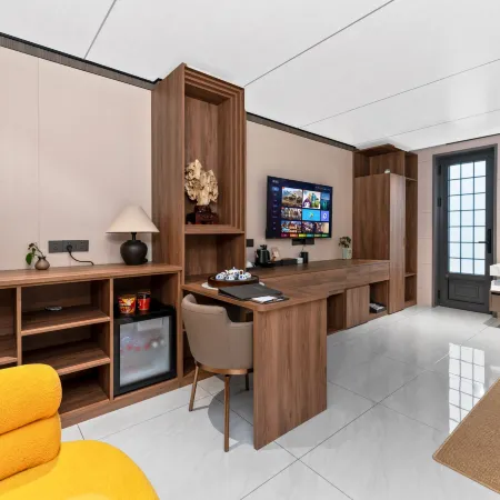 YouLand Hotel