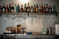 Caotu Hot Spring Architectural Hotel (Tonglu Branch) - bar