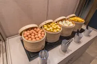 IU Hotel (Lingqiu Tanghe Longyuan Branch) - sarapan