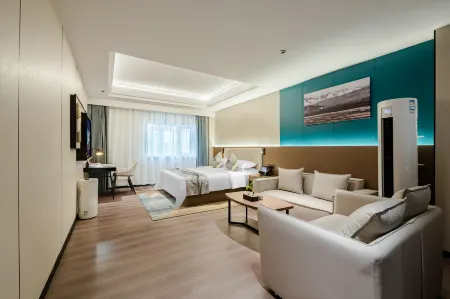 Luohe Asia Hotel (Changjian Square Branch, Renmin Road) Отели рядом с достопримечательностью «Huanghe Square»