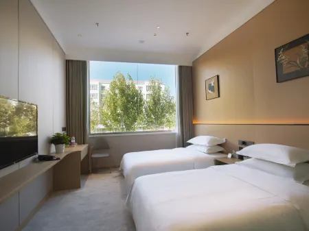 Khorgos Ruibo Hotel Отели рядом с достопримечательностью «Khorgas National Gate Scenic Area»