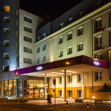 Hotel Mercure Warszawa Airport Отели рядом с достопримечательностью «Влохи»