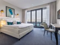 Van der Valk Hotel Den Haag Hotels near Laak