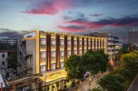 Xiushuiwan Business Hotel Hotels in Dengzhou