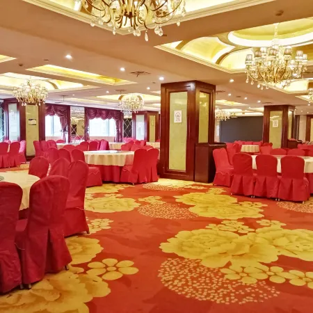 XuPu HuaShen Hotel（Dahan commercial pedestrian Street）