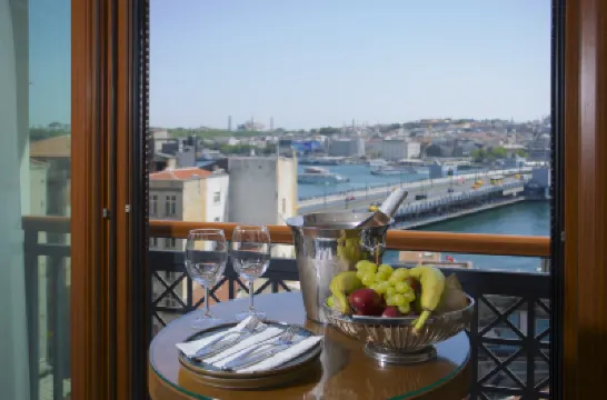 ホテル モーメント ゴールデン ホーン ガラタ橋周辺のホテル