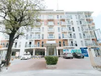 RedDoorz Plus @ Alpina Heights Paranaque Jesus The Divine Healer周辺のホテル