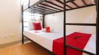 RedDoorz @ Golden Travellers Inn Antique Hotels in San Jose de Buenavista