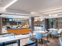 Homeinn Plus Hotel (Ulanhot Hezhan Middle School) - فطور