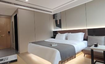 Golden Phoenix RANY Hotel