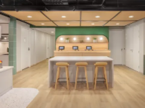 Maxhotel Amsterdam Airport Schiphol - Recently Renovated Hotels in Hoofddorp