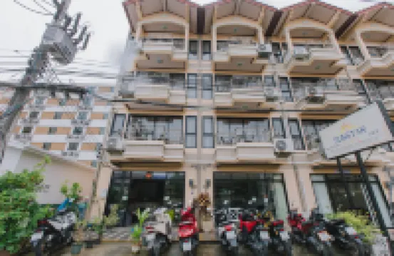 Sunstar Palace Patong Hotel berhampiran Masjid Nurul Islam Mosque | مسجد