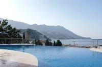 Skyline Resort - Beach