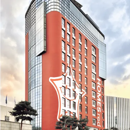 HOMES Red Myeongdong Отели рядом с достопримечательностью «Станция метро Chungmuro»
